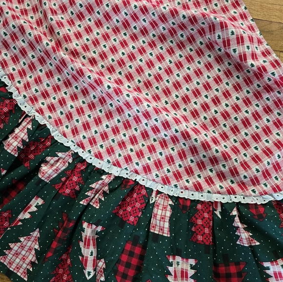 Vintage Handmade Red Green Lace  Round Christmas Tree Skirt - Picture 8 of 10